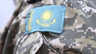 KAZ Minerals Маңғыстауда қаза тапқан әскери қызметшілердің отбасыларына 25 млн теңге аударды