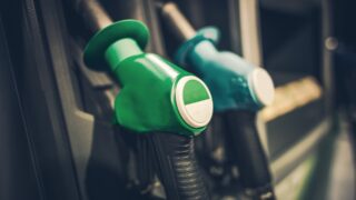 Тоңазытылған отын бағасы  бизнестің тәуекелін қыздырып  жіберді