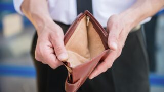 Үміт Шаяхметова: Банктердің банкроттығы  үшін жауапкершілікті қорларға ауыстыруға тырысатынын айтты  