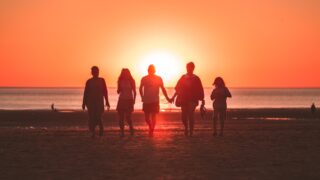 Жайлы өмір сүру үшін төрт адамнан тұратын орта отбасына айына 1 млн теңге қажет екенін анықталды: Бізде қалай ?