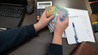 ЕДБ:   Қайтарылмаған несие 1 трлн теңгеге жақындады