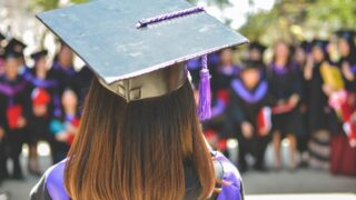 Мәжілісмен Әбенов  кешкі және сырттай оқу формаларын қайта қалпына келтіру керектігін айтты  