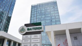 «Бәйтерек» 8 трлн теңгені нарыққа «шашып» жіберді: сарапшылар оның әсерінің «баяндылығына» күмәнданады