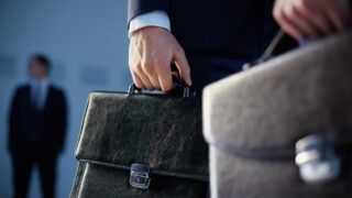 Табиғи монополиялар субъектілері қызметінің реттелмейтін түрлері бағаны негізсіз көтеру құралына айналғаны айтылды