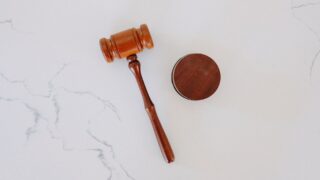 Қазақстандықтардың бағалы бұйымдары аукционға қойылды 