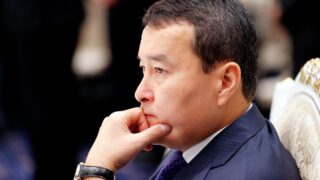 Әлихан Смайылов сынайды, үкімет былқ етпейді