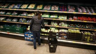 Қазақстанда баға өсіп, инфляция шектелмей жатыр: Мамандар себебін түсіндіреді