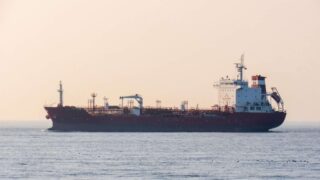 Ормуздың құлпы ашылды: мұнай бірден құлай қоймайды