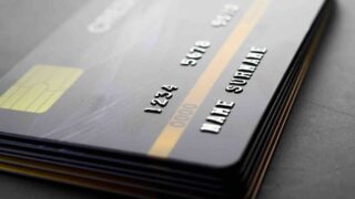 Қазақстан шетелдіктердің банк карталарын алу ережесін тағы да қатайтты