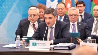 Премьер-министр сыртқы қарыз туралы сыни пікірлерге өкпелеп қалды