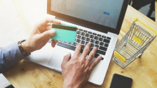 Pinduoduo мен Claude 8 млрд төледі, Farfetch жабылды: Қазақстан неге тартымды?