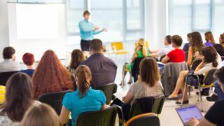 Енді кәсіби коуч пен инфосығандардың ара-жігі айқындалды