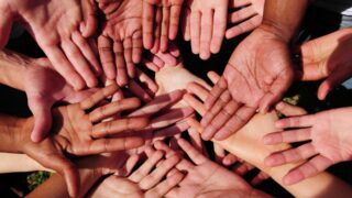 Қайырымдылық қорлары «Солнышко» орталығына асүй жабдықтарын  сыйлады