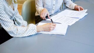 ЕДБ мен үкіметтің ұстанымы екі жаққа қарап тұр