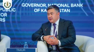 Ұлттық банк төрағасы 300 мың теңге жалақыға үш жыл бойы қарап отырмау керектігін айтты