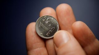 Рубльдің құлдырауы теңгеге әсер ете ме?
