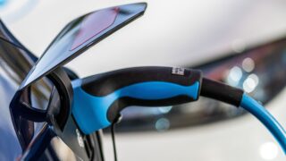 Электромобиль смартфон сияқты ескіріп қала ма? Компаниялар айтпай отырған шындық